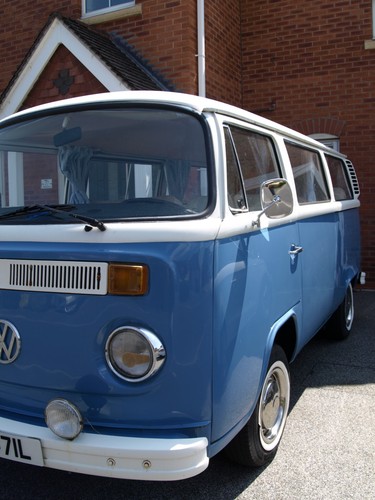Volkswagen bay window - t2,