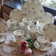 Vintage Royal Doulton V1566 20 Piece Floral Tea Set - Springtime 