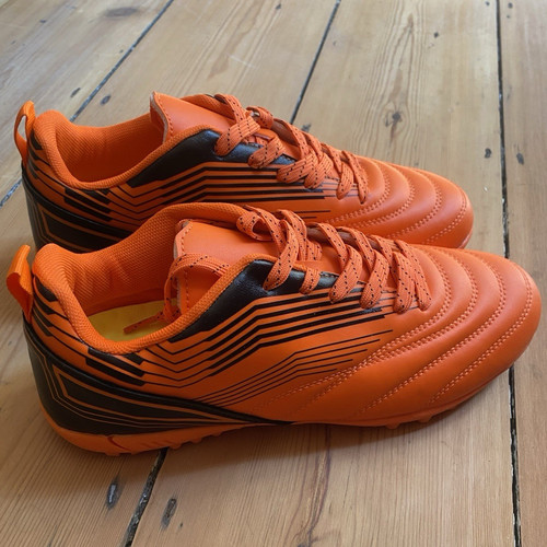 Orange black astroturf - orange/black,