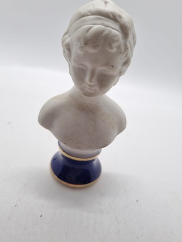 Bust statuette porcelain - statuette.,