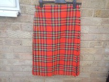 VINTAGE LADIES KILT CLANACRIC RED/YELLOW/BLK , SIZE 18 , REALISTIC SIZE 10/12