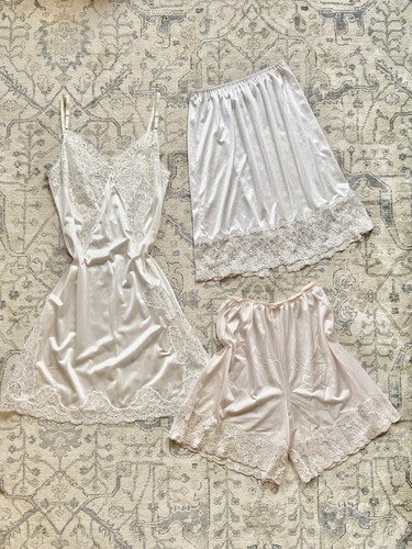 Vintage women ivory satin - women’s,