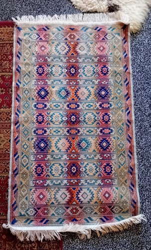 Beautiful silk handmade rug - handmade,