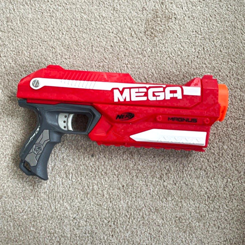 Nerf mega magnus - foam, dart