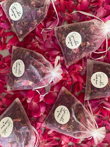 Stunning wedding confetti