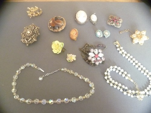 Jewellery earings broochs job - earings,