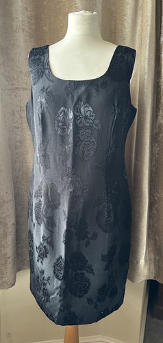 Bnwt black jacquard shift - jacquard,