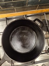 Heavy cast-iron Dutch oven /