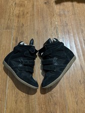 Vintage thrashed Isabella