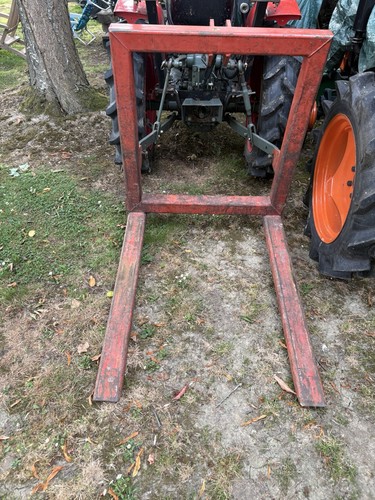 Compact tractor pallet forks - pallet,