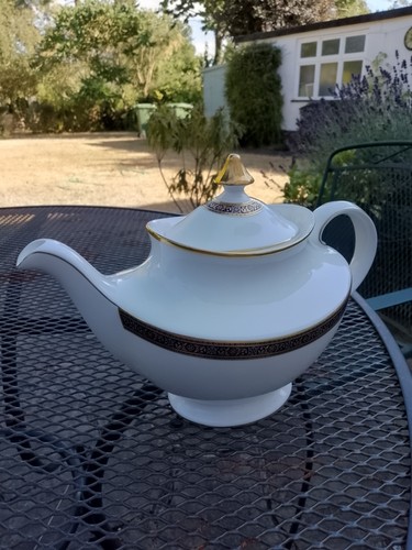 Royal doulton harlow - royal, bone