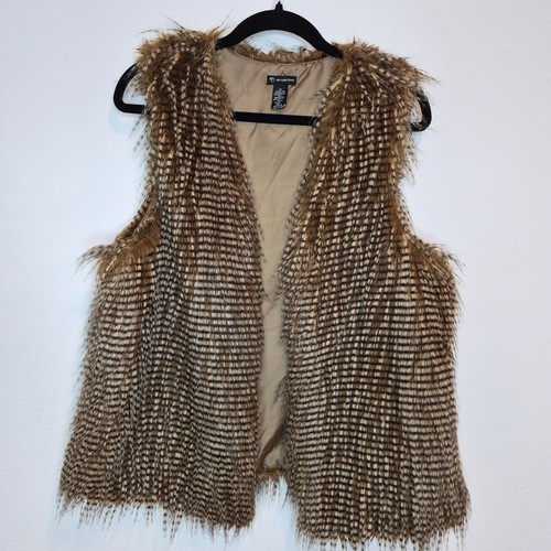 Faux fur vest new - faux, directions