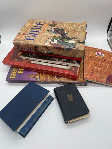 Mixture vintage books - of,