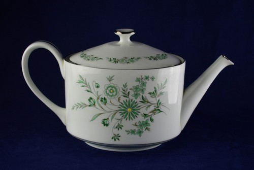 Aynsley bone china - china, emerald
