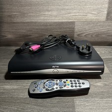 SKY PLUS + HD BOX DRX890WL