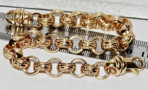 Solid 9ct yellow gold - 9ct, on