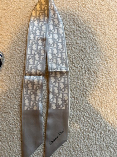 Christian dior gray neck - christian,