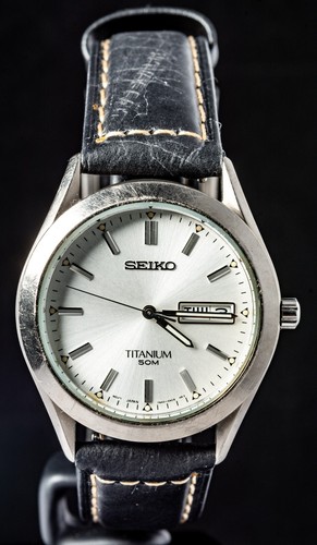 Seiko titanium men quartz - men's,