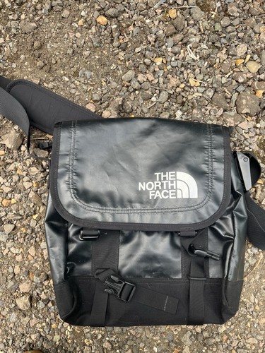 North face shoulder - face,