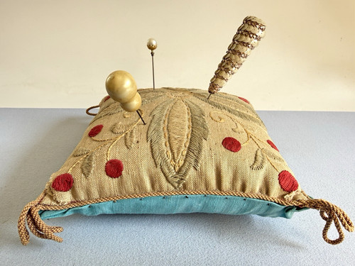 Pretty antique victorian - pretty,