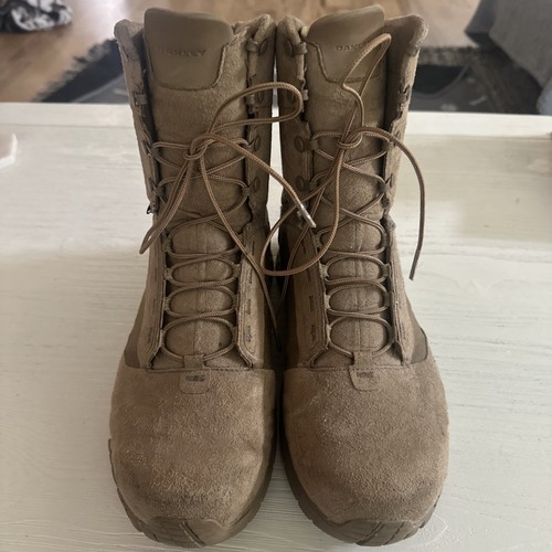 Oakley men boots - size, 10