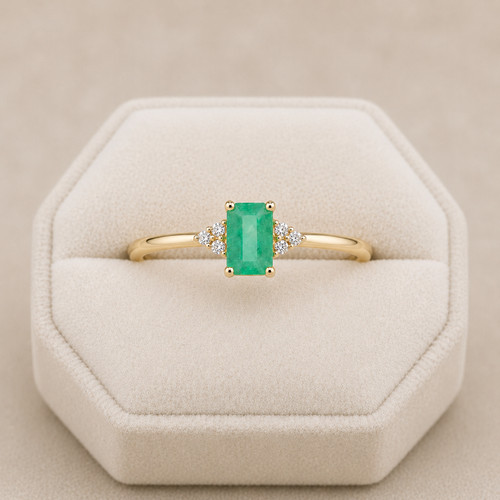 Natural emerald solitaire - natural,