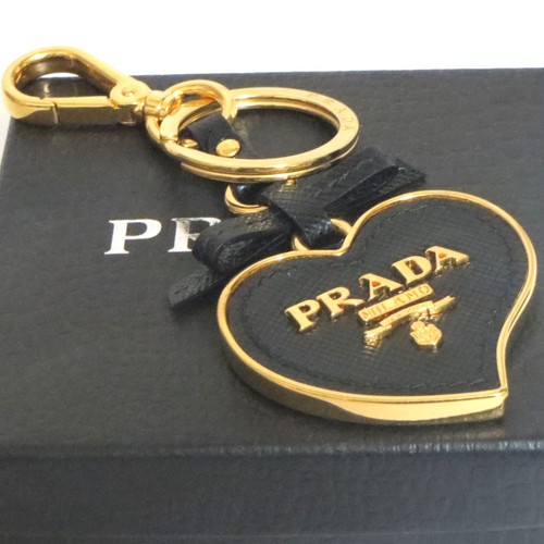 Auth prada black heart - prada,