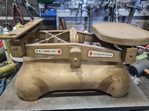 Avery vintage scales - vintage,