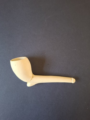 Antique clay pipe - antique, pipe.