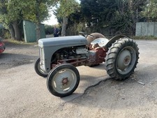 tractor messy Ferguson petrol