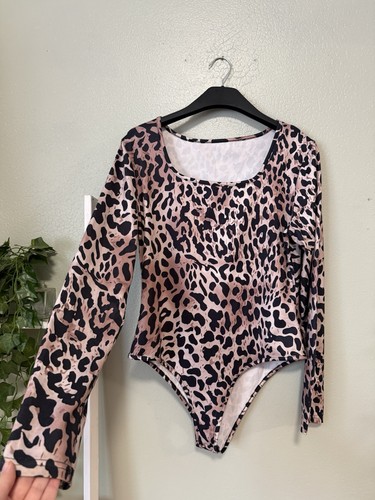 Long sleeved square neckline - -long,