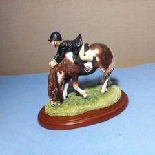 ? Border Fine Arts “I’m Hungry” Figurine – Hay Days Collection A0537  EEGL Ltd