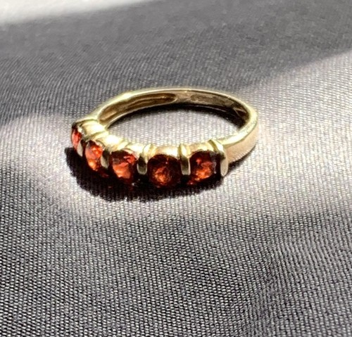 9ct gold hallmarked garnet - gold,