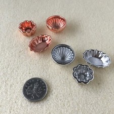 Dolls house jelly mould 3 - dolls, x