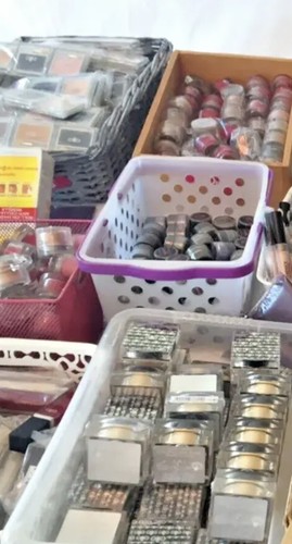 Mixed items wholesale shop - items,