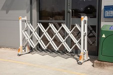 Expandable safety barrier - safety,