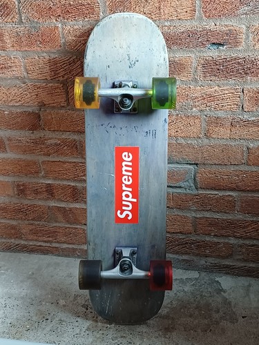 Complete skateboard girl - complete,