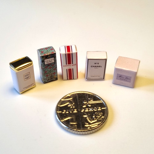 Dolls house scale - house,
