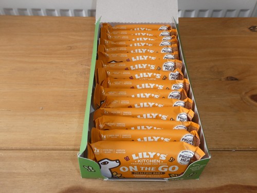 Lily kitchen box of - box, on