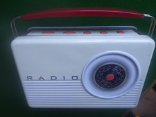 Vintage Marque  Retro RADIO BISCUIT TIN /  LUNCH BOX 2006