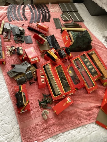 Hornby gauge railway wagons - oo,