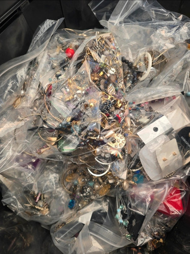 2kg mixed lot costume - 2kg,