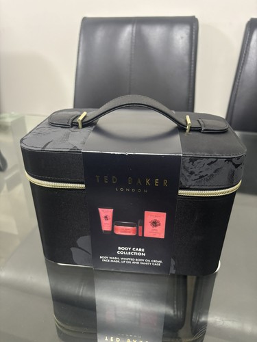 Ted baker vanity case - with, 4