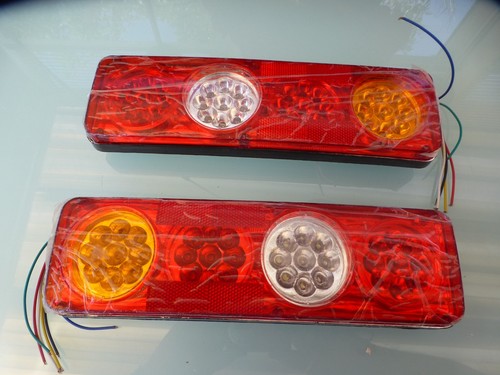 Pair rear light - rear,