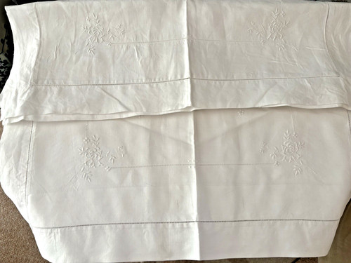 Pair antique white 100 - 100%, cotton