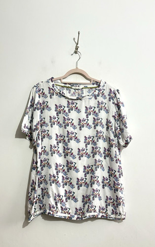 White stuff top size - top,