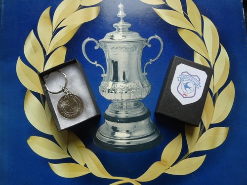 Vintage cardiff city esso - esso, fa