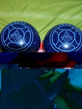 Pair Of Aero Revolution Lawn Bowls Size 4 Heavy