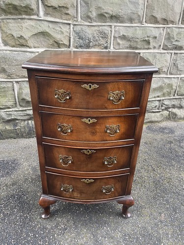 Quality walnut bedside chest - walnut,