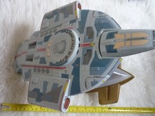Star Trek defiant ds9 deep space nine playmates spaceship working nx-74205